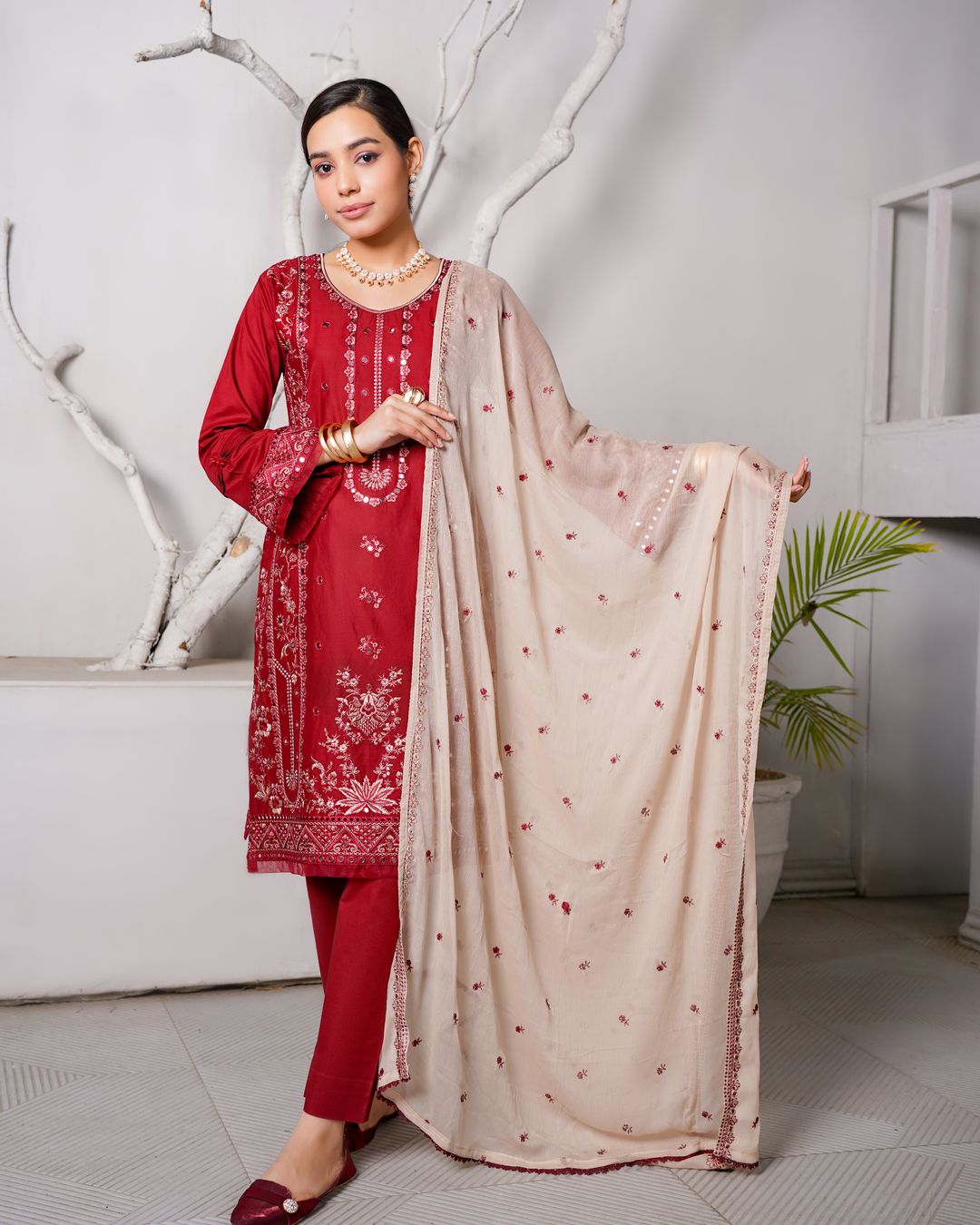 Embroidered Georgette Party Three Piece thumbnail 3