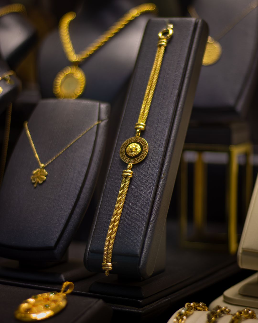 Gold Plated Layered Necklace Set thumbnail 3