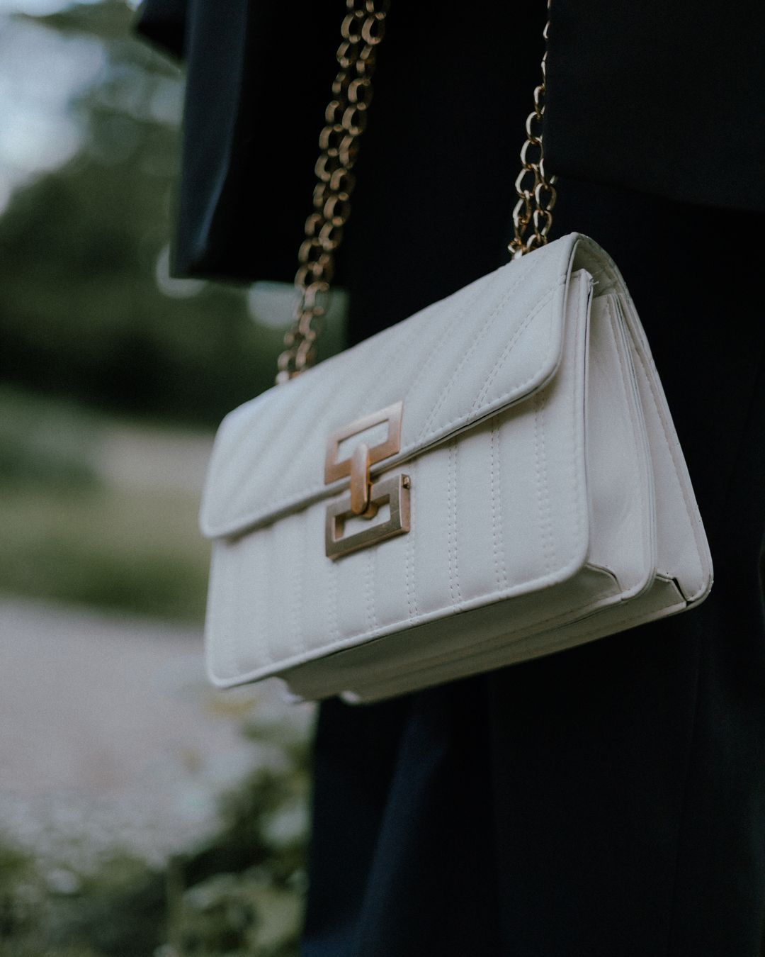 Quilted Chain Shoulder Bag
