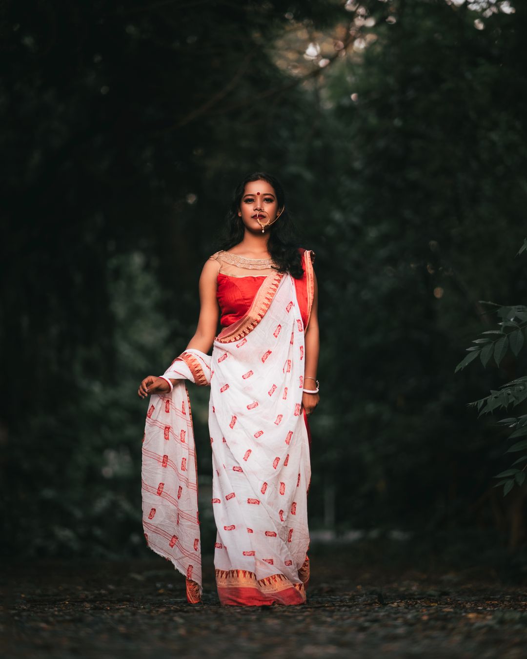 Royal Blue Silk Saree thumbnail 3